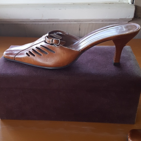 Shoes - Picture 6 of 7